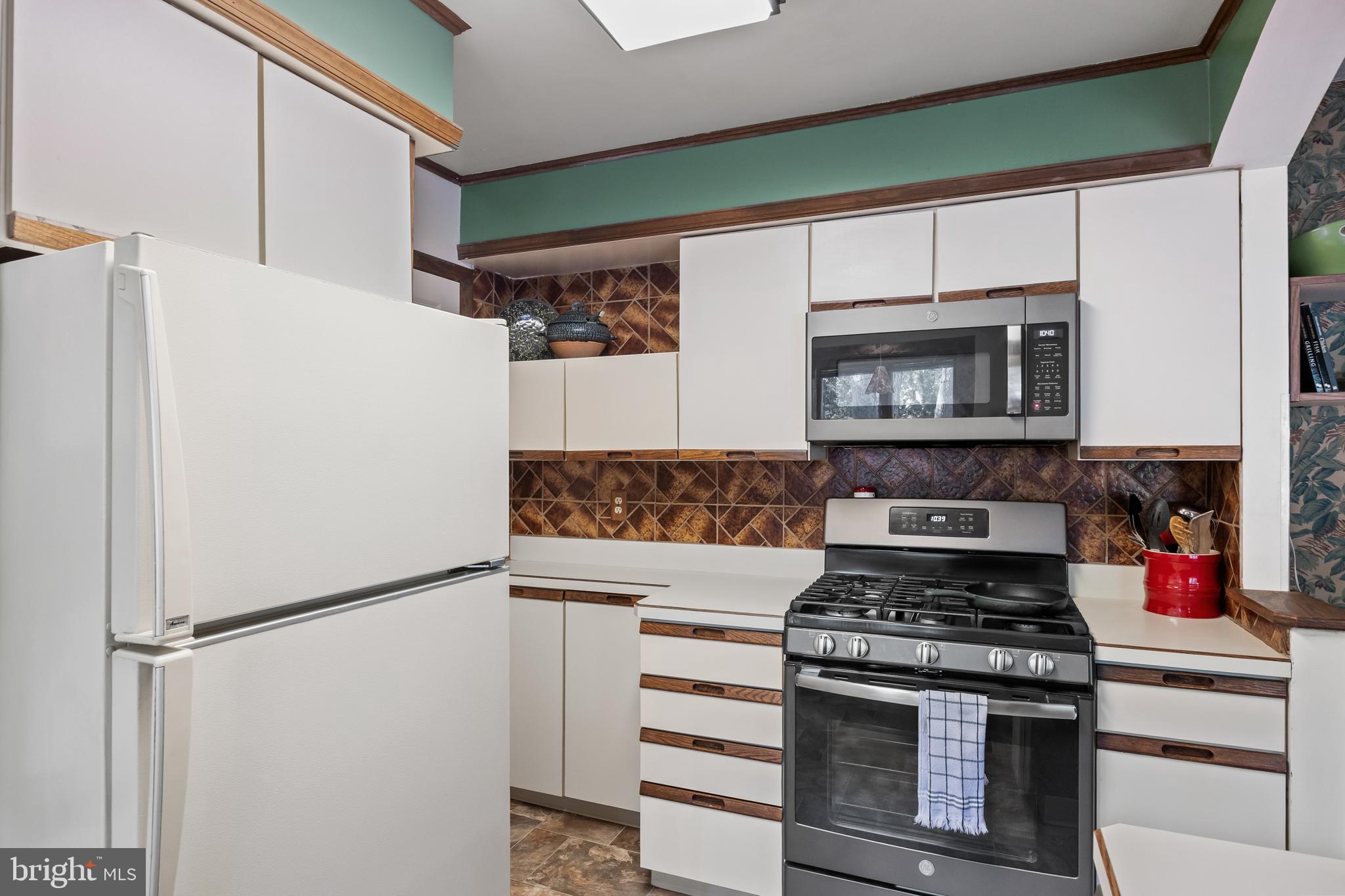 487 TUCKERTON ROAD
