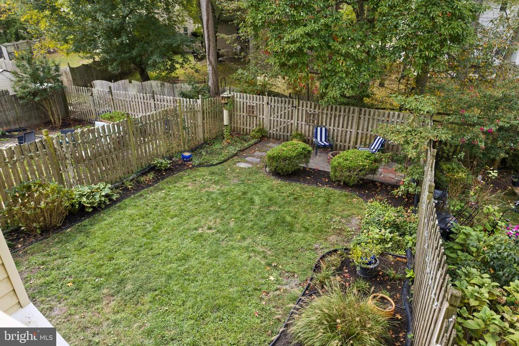 207 FOXWOOD LANE