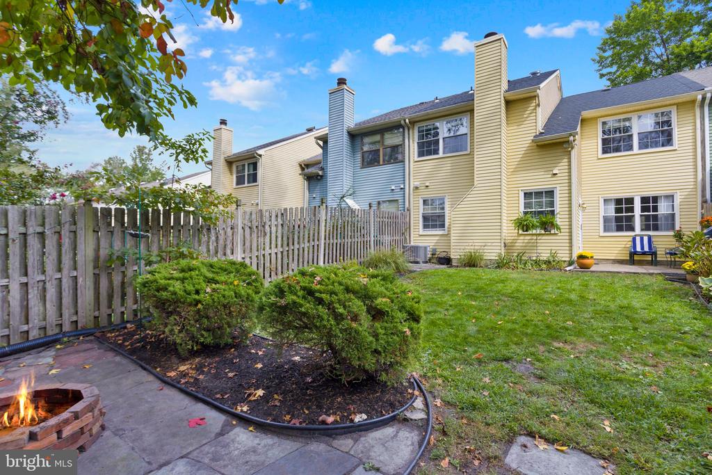 207 FOXWOOD LANE
