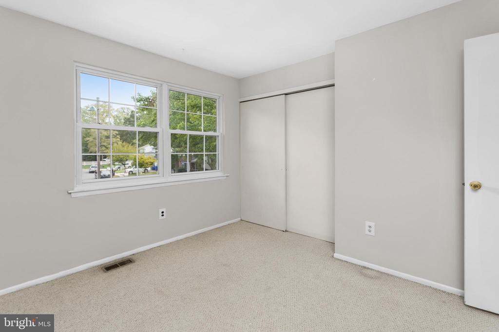 207 FOXWOOD LANE