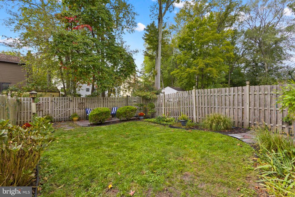 207 FOXWOOD LANE