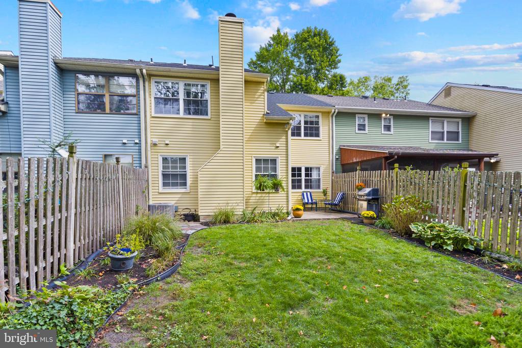207 FOXWOOD LANE