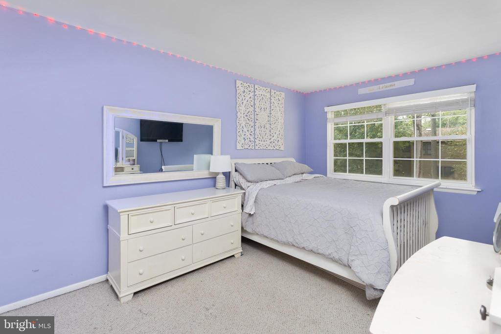 207 FOXWOOD LANE