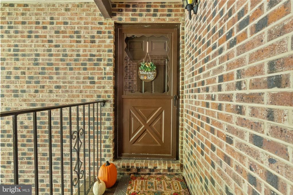 112B W BLUEBELL LANE B