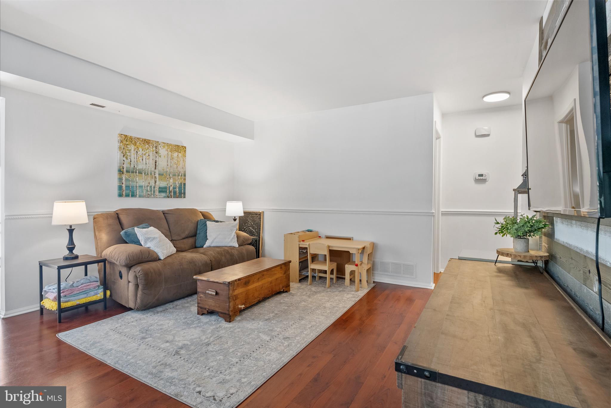 112B W BLUEBELL LANE B