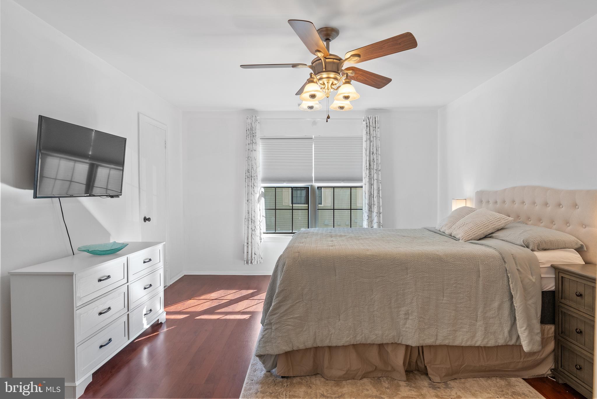 112B W BLUEBELL LANE B