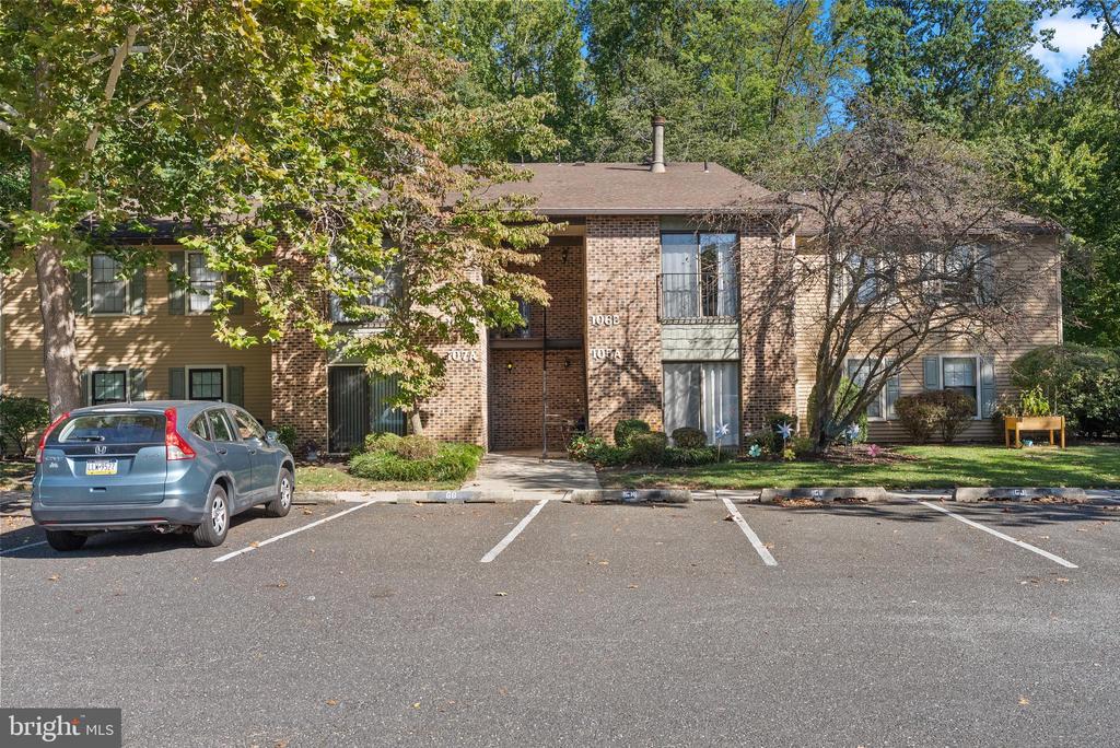 112B W BLUEBELL LANE B