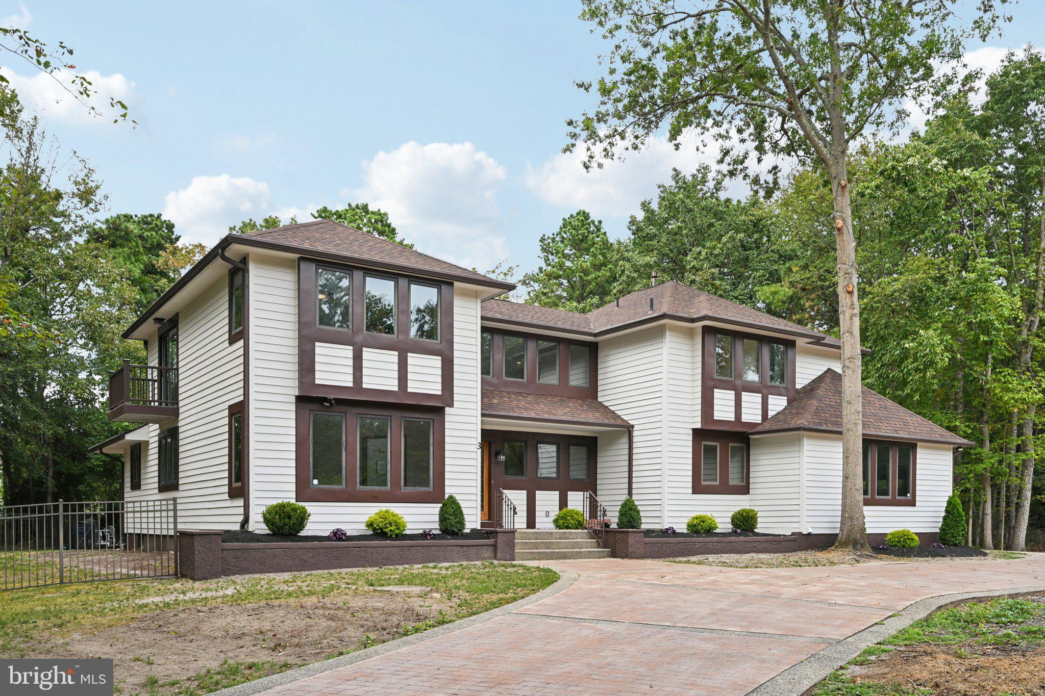 3 N COUNTRY LAKES DRIVE