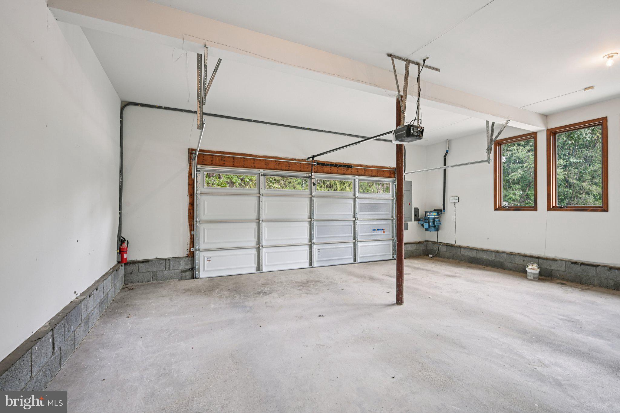 3 N COUNTRY LAKES DRIVE