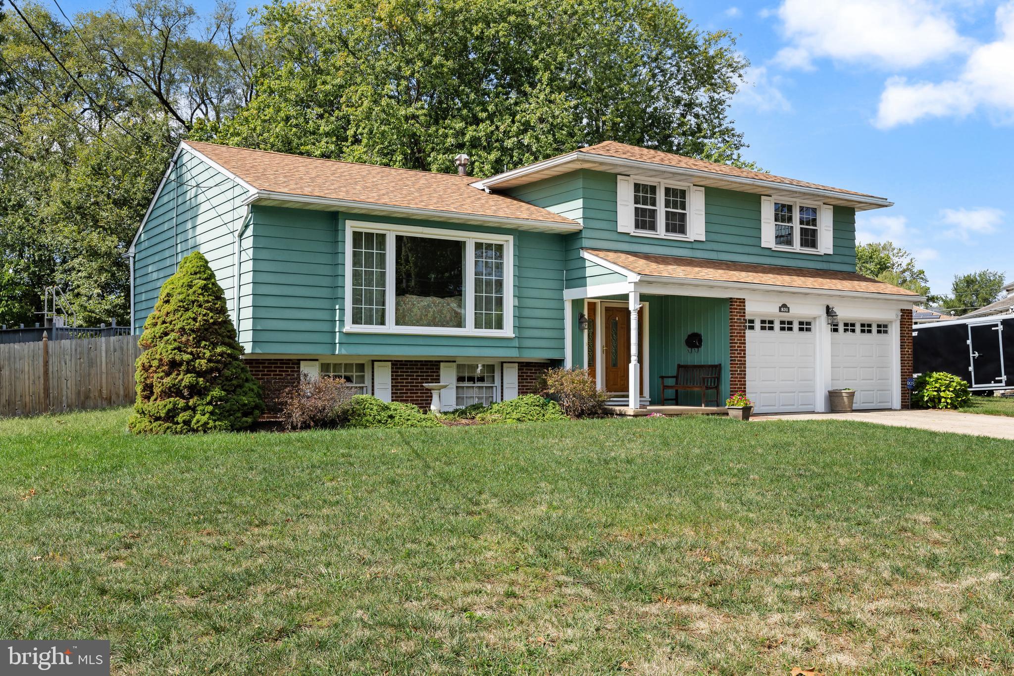 831 WINDSOR DRIVE