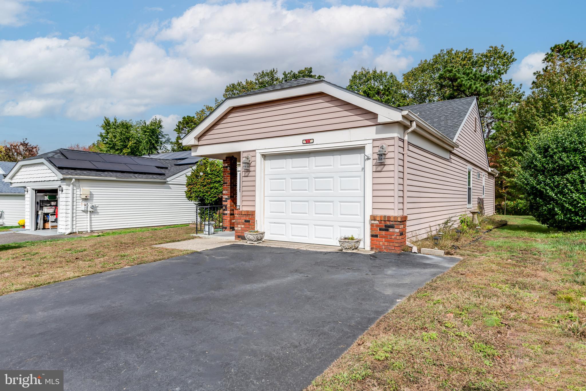 69 BUCKINGHAM DRIVE