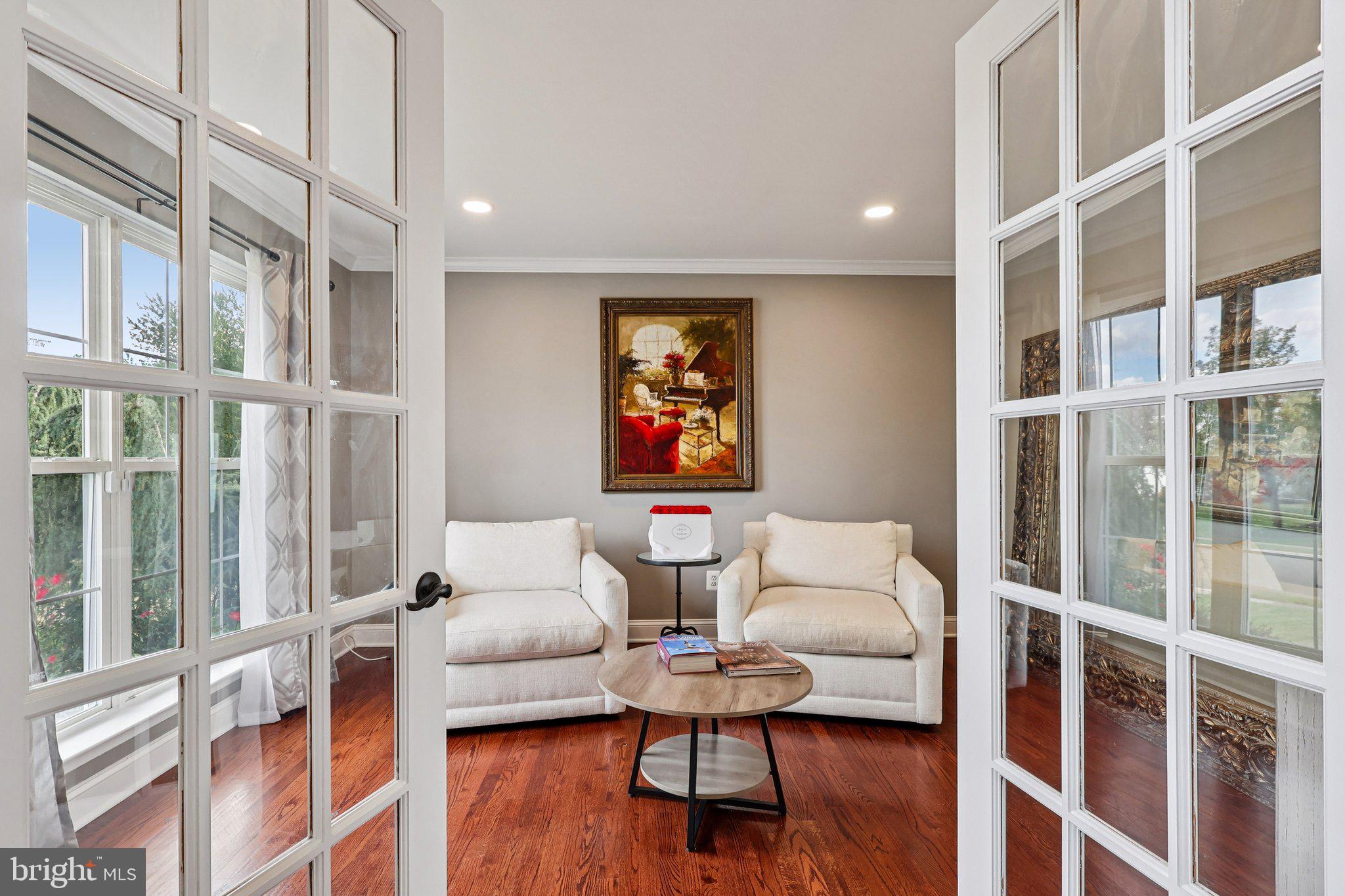 19 ANNAPOLIS DRIVE