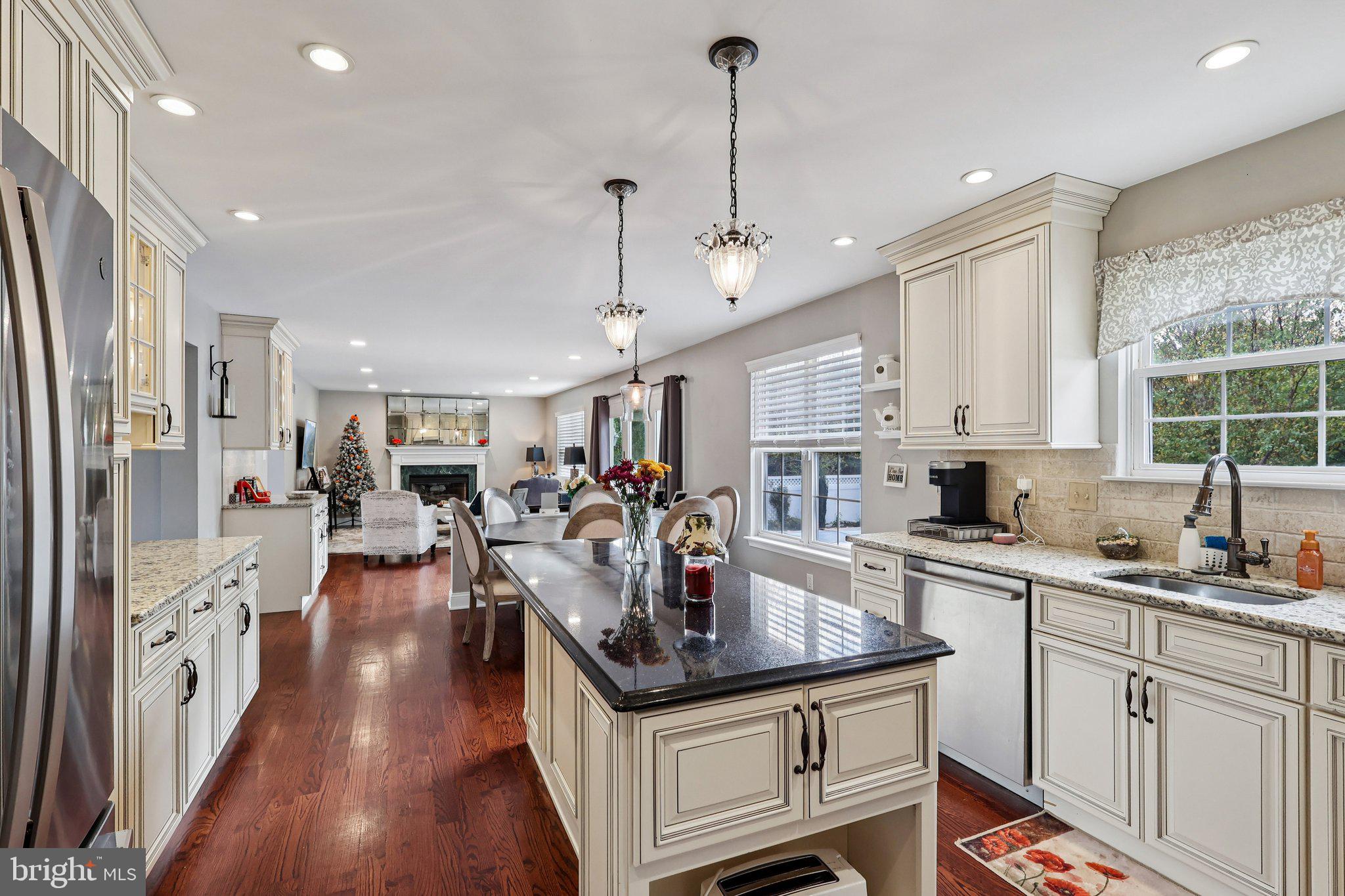 19 ANNAPOLIS DRIVE