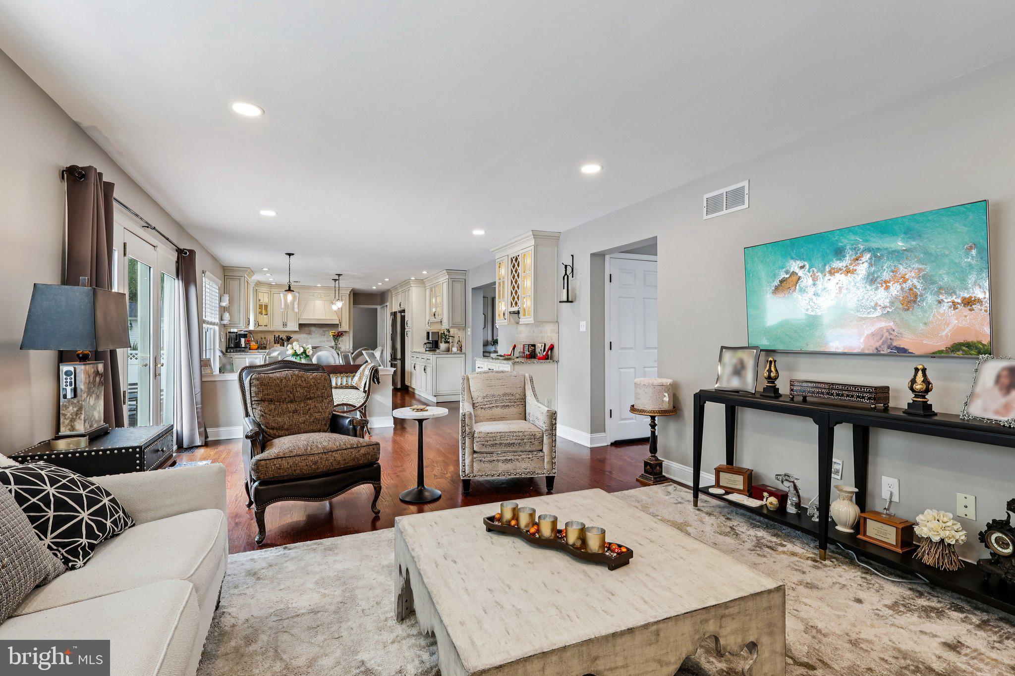 19 ANNAPOLIS DRIVE