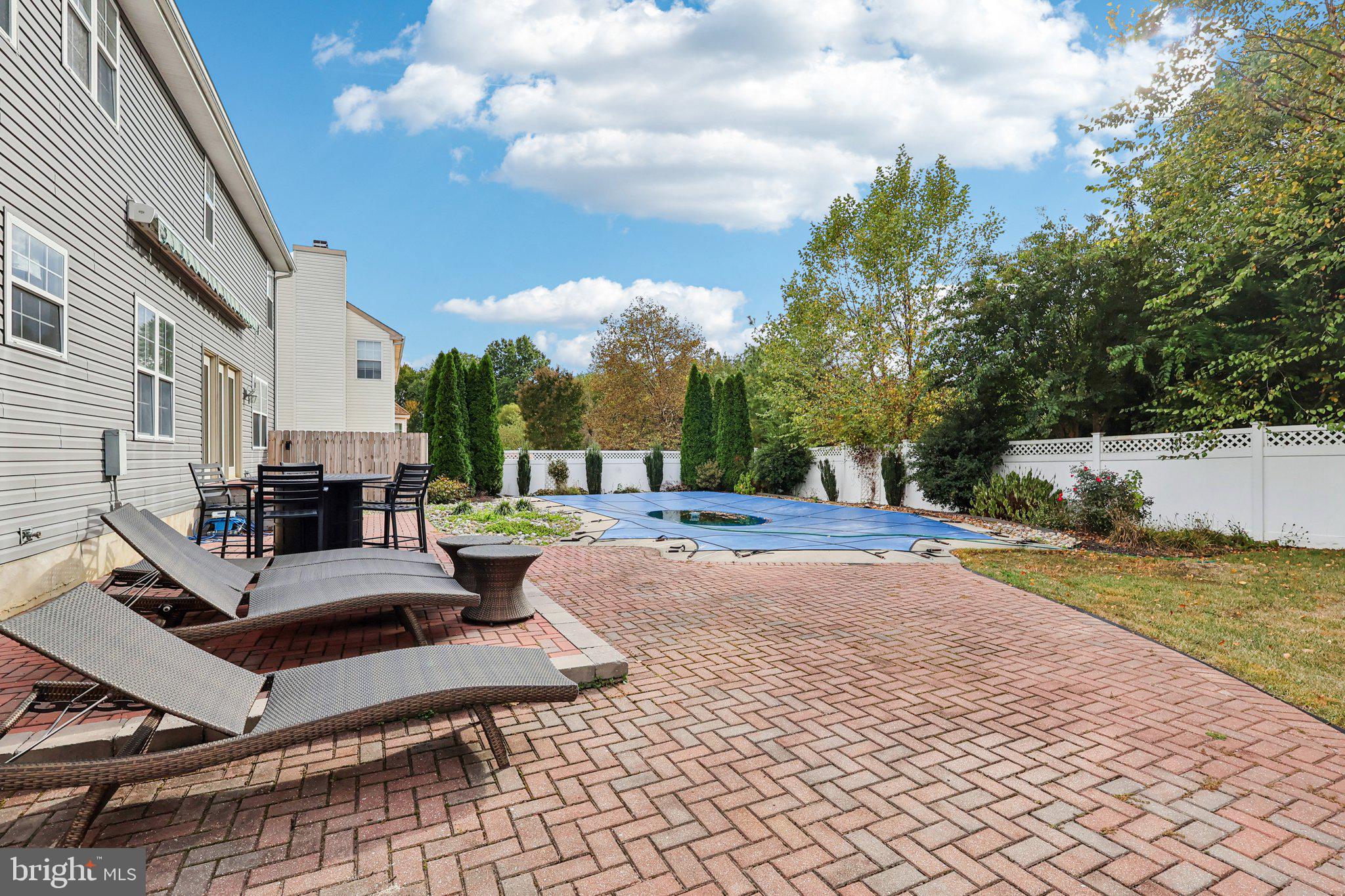 19 ANNAPOLIS DRIVE