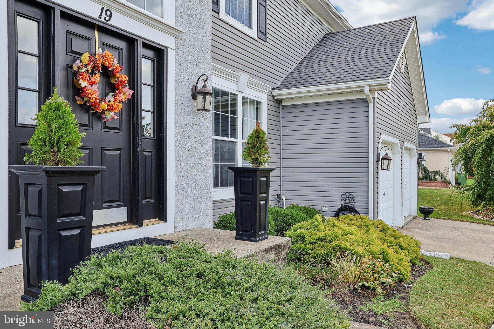 19 ANNAPOLIS DRIVE