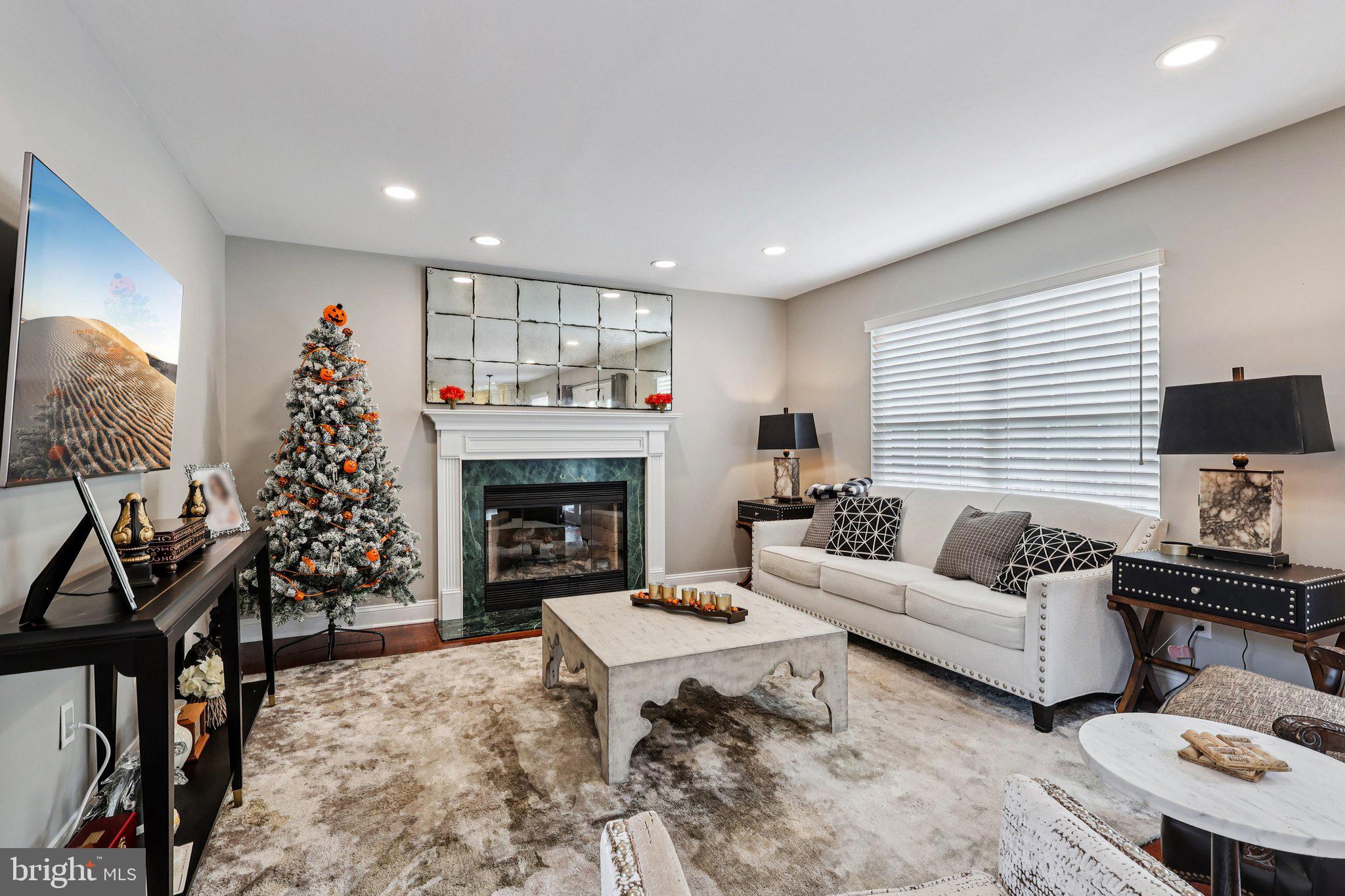 19 ANNAPOLIS DRIVE