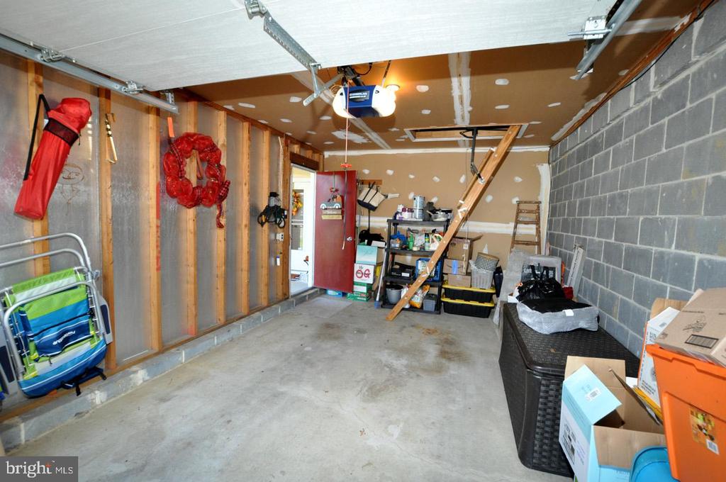 11 E BERWIN WAY