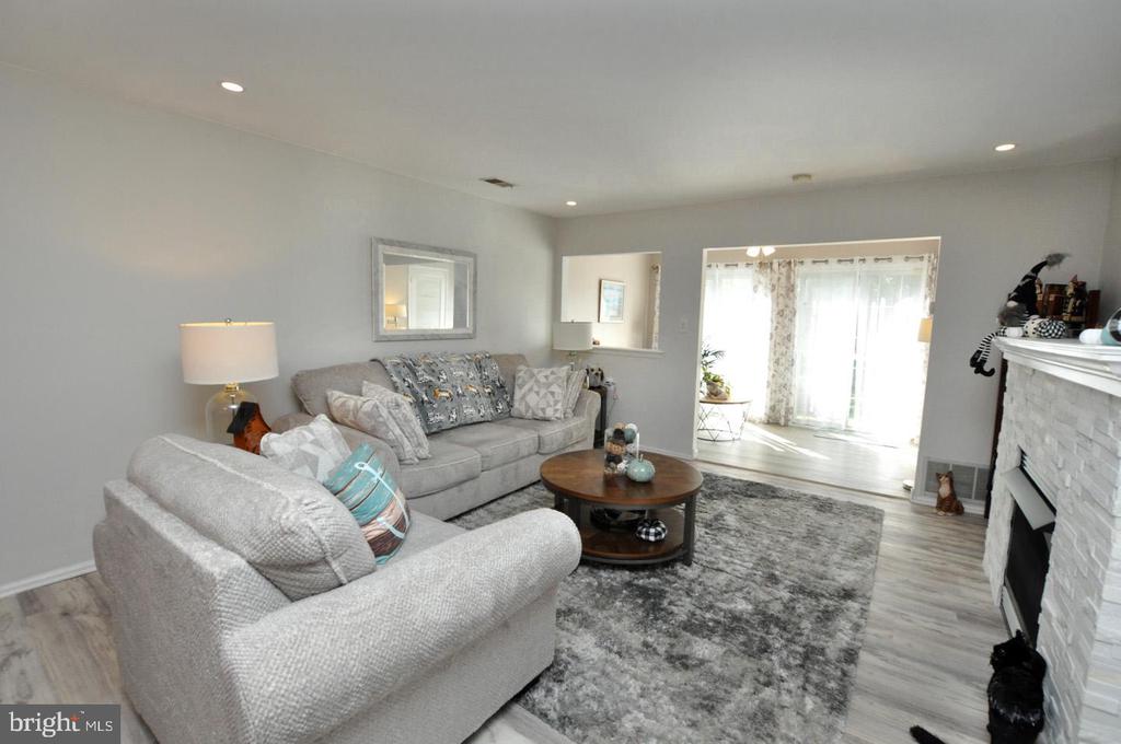 11 E BERWIN WAY