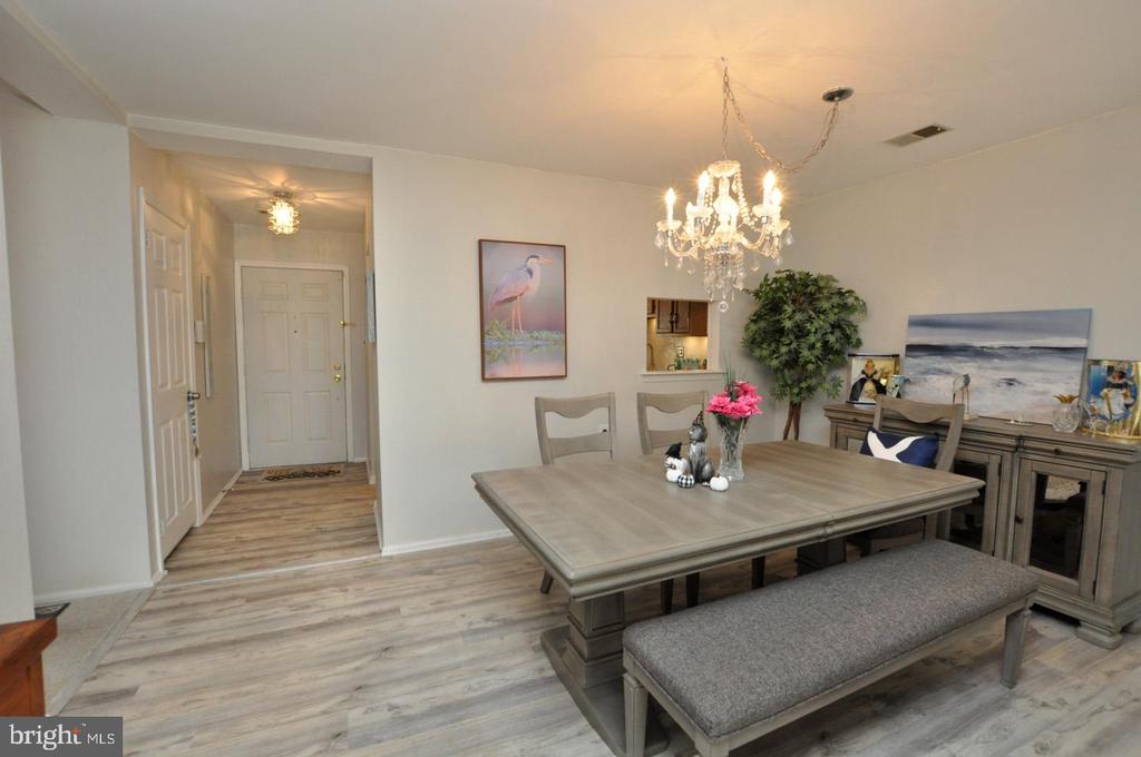11 E BERWIN WAY