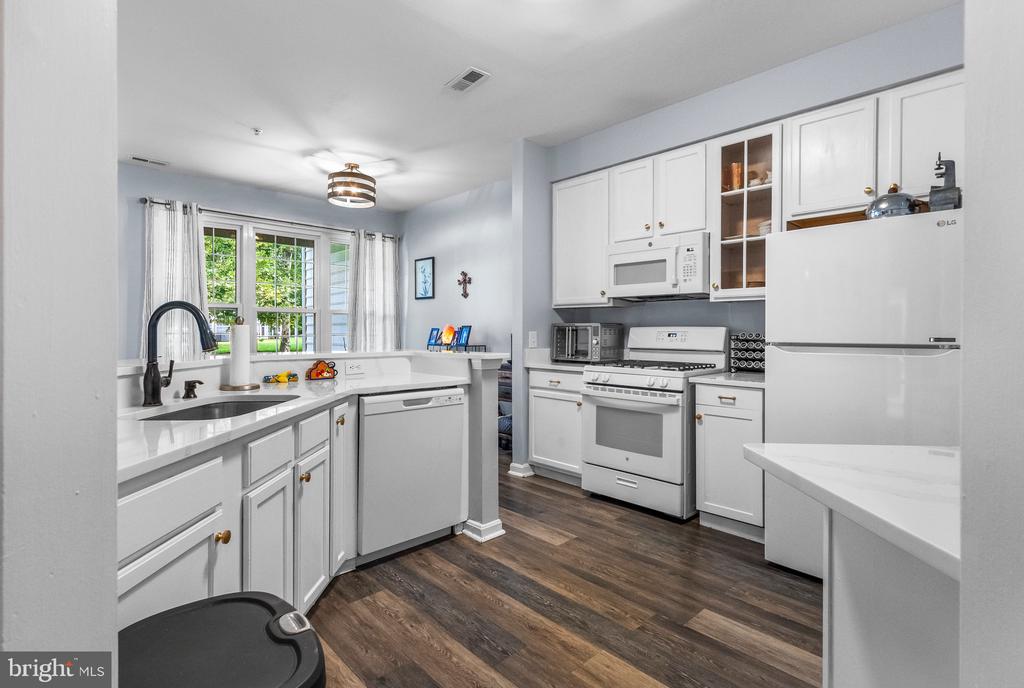 142 ROSEBAY COURT