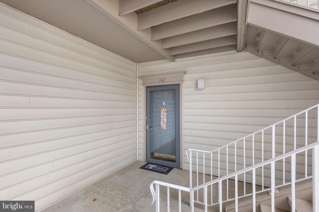 142 ROSEBAY COURT