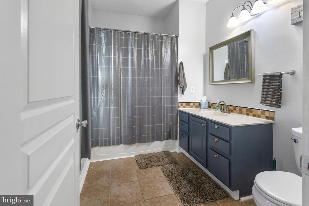 142 ROSEBAY COURT