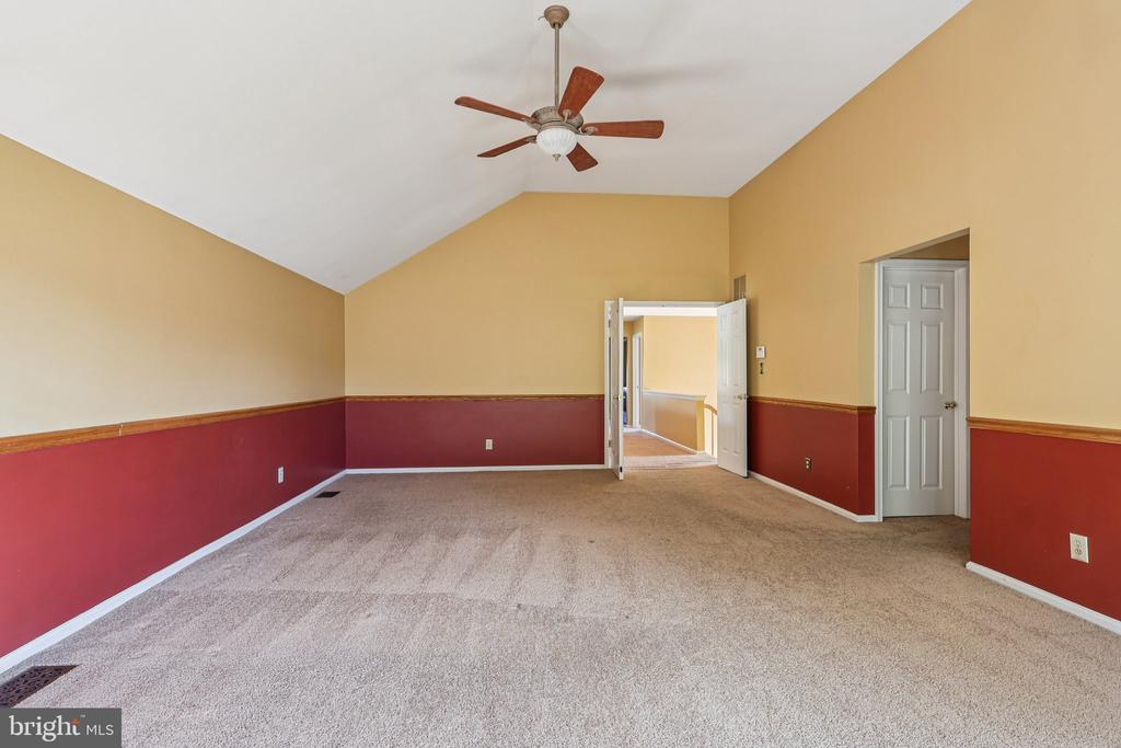 22 HAWK LANE