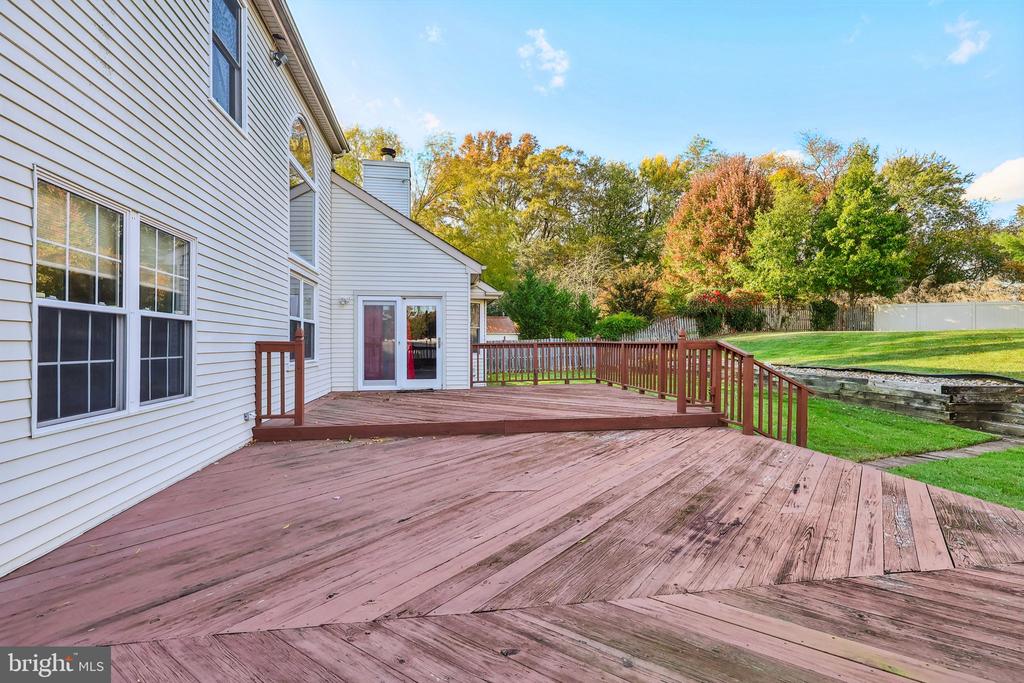 22 HAWK LANE