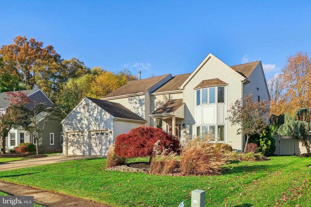 22 HAWK LANE