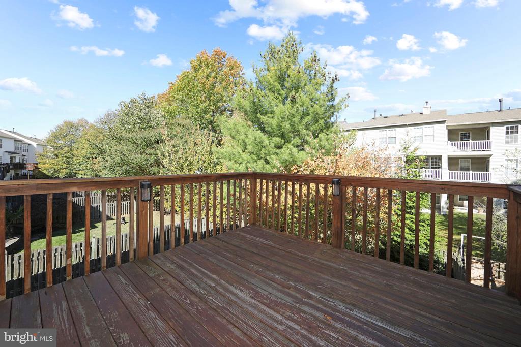 27 FIRETHORN LANE