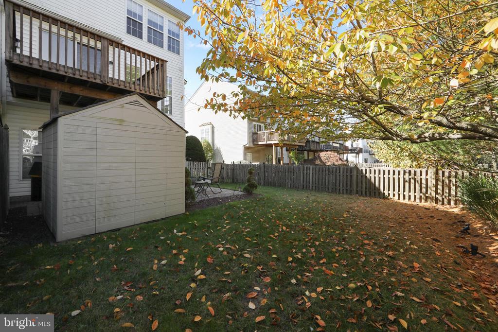27 FIRETHORN LANE