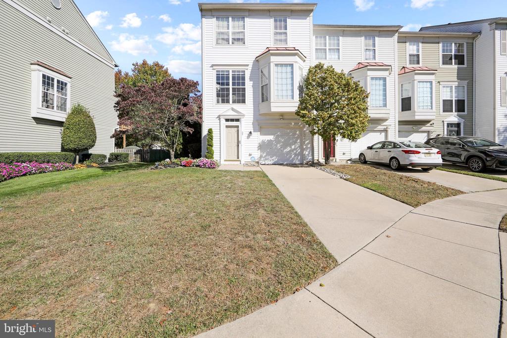 27 FIRETHORN LANE