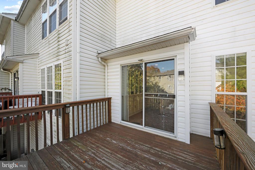 27 FIRETHORN LANE