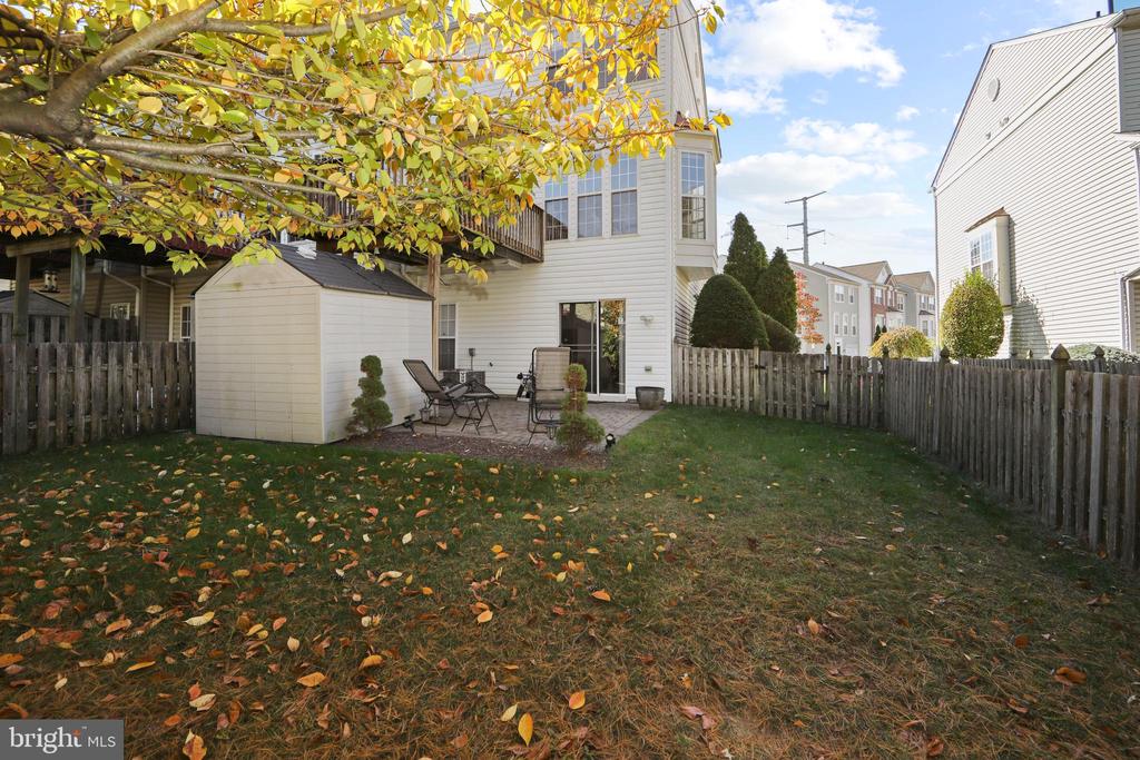 27 FIRETHORN LANE