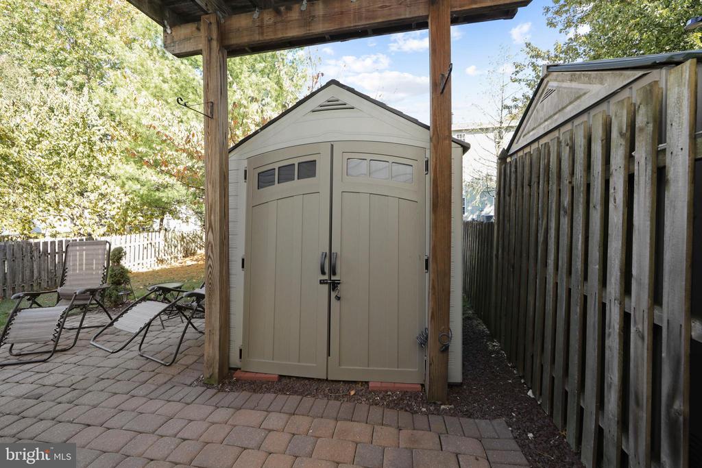27 FIRETHORN LANE