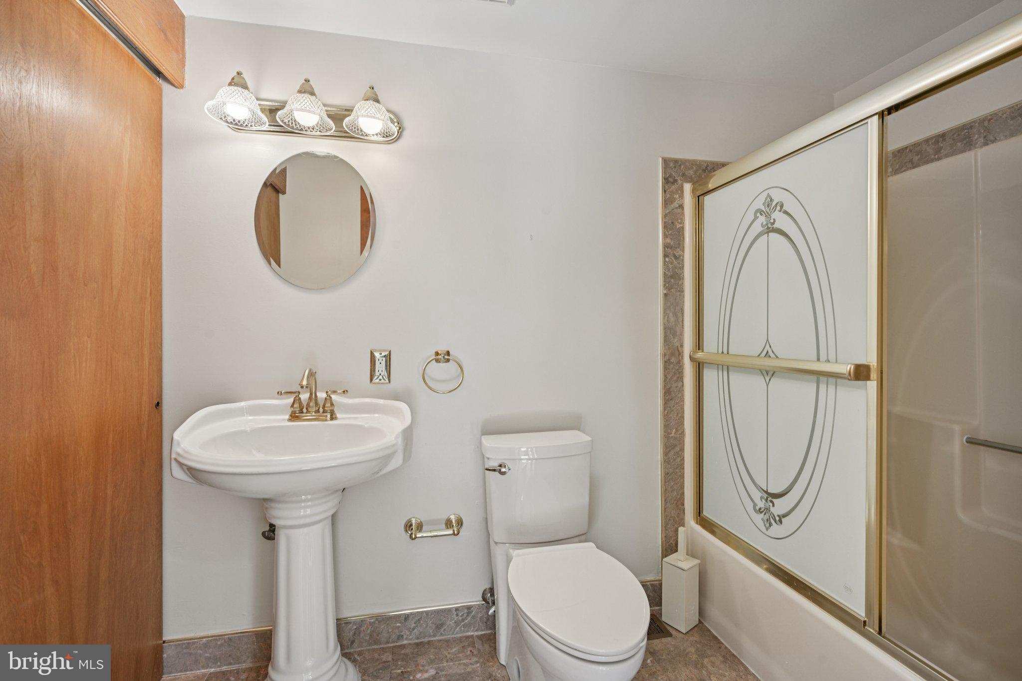 12 N COUNTRY LAKES DRIVE