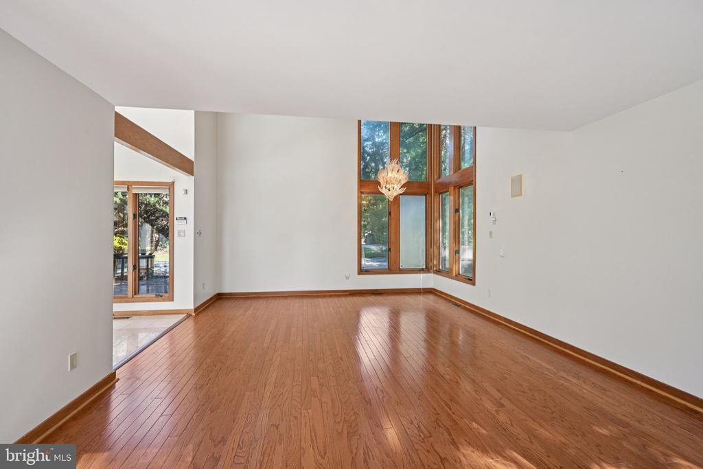 12 N COUNTRY LAKES DRIVE