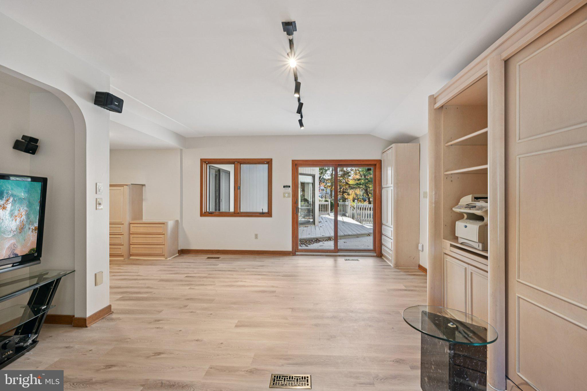 12 N COUNTRY LAKES DRIVE