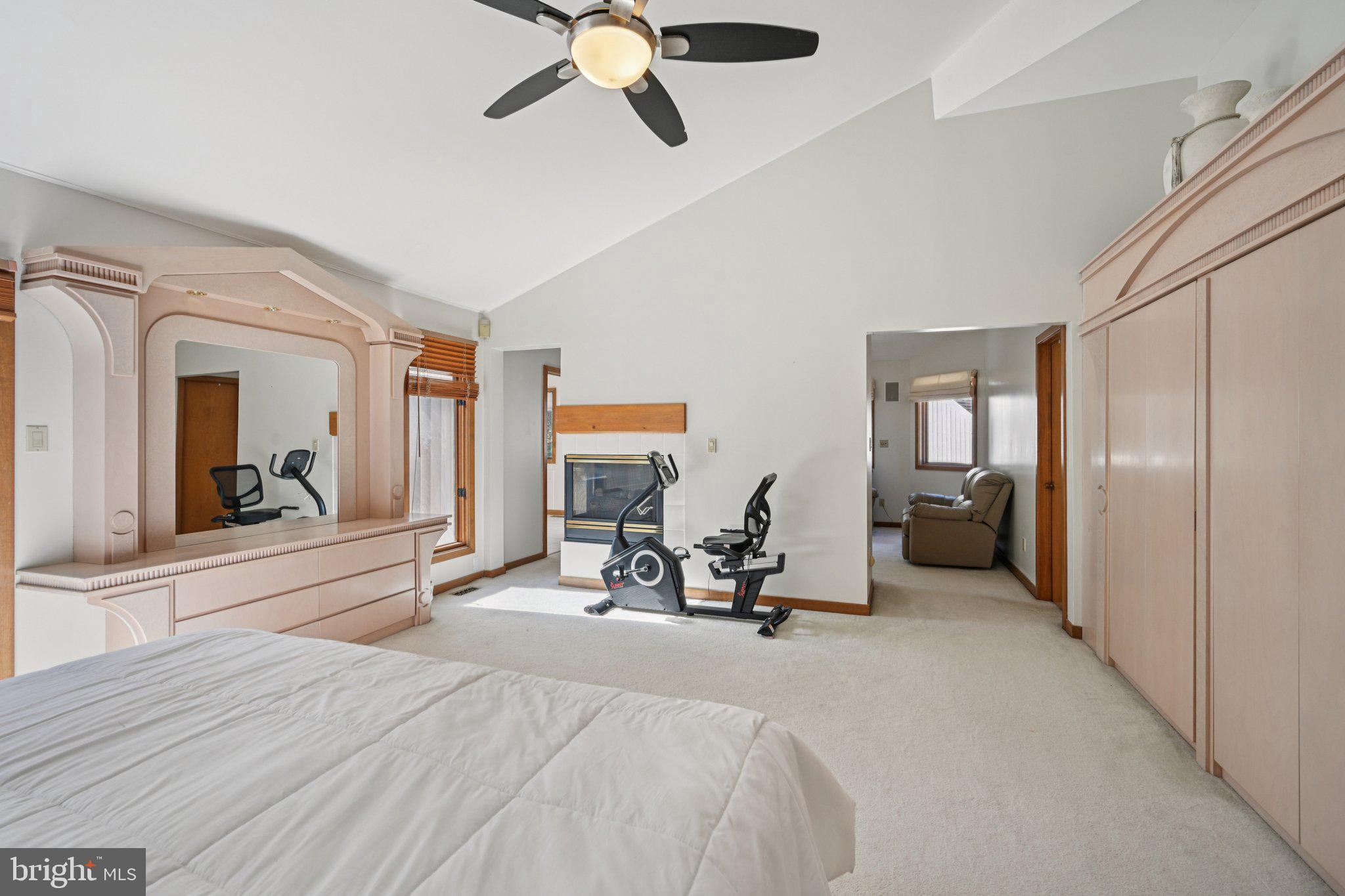 12 N COUNTRY LAKES DRIVE