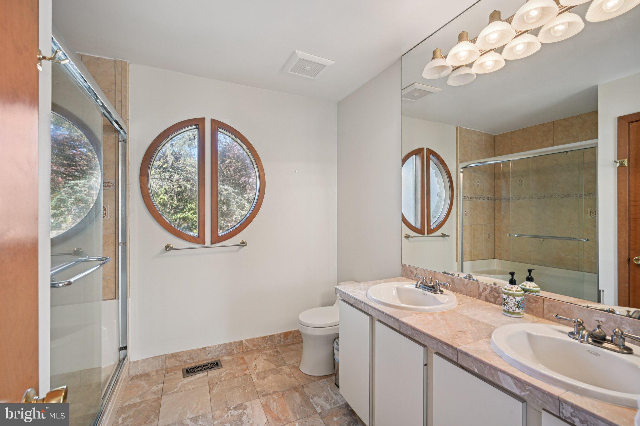 12 N COUNTRY LAKES DRIVE