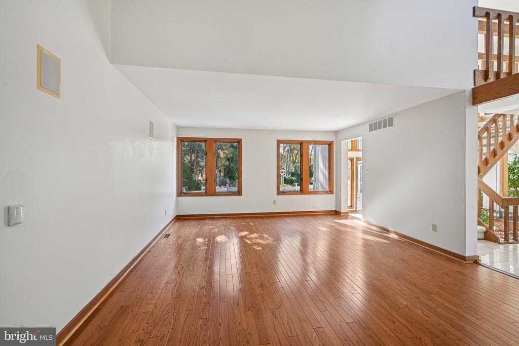 12 N COUNTRY LAKES DRIVE