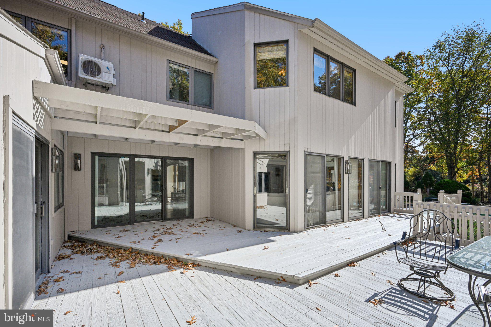 12 N COUNTRY LAKES DRIVE