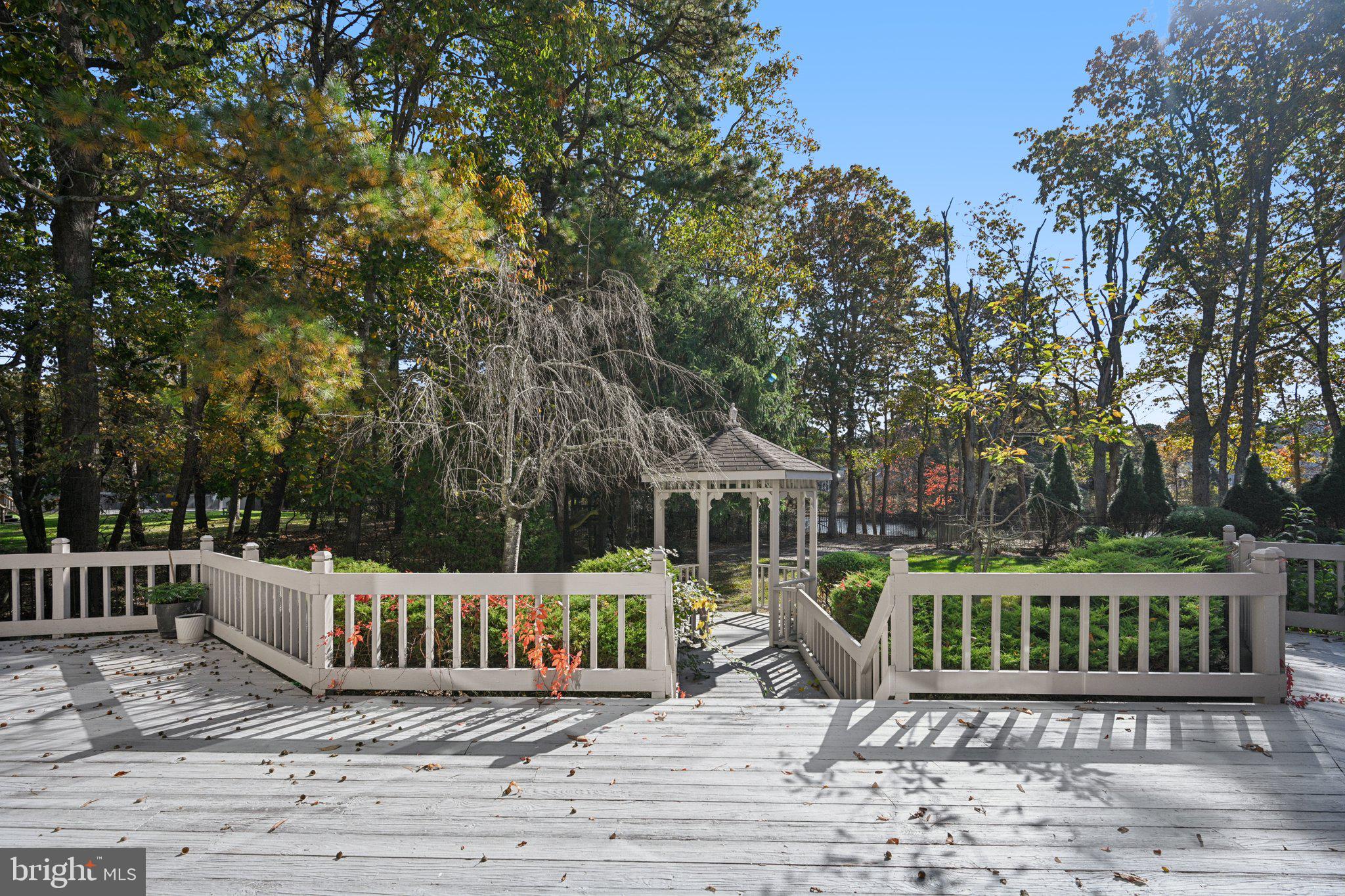 12 N COUNTRY LAKES DRIVE