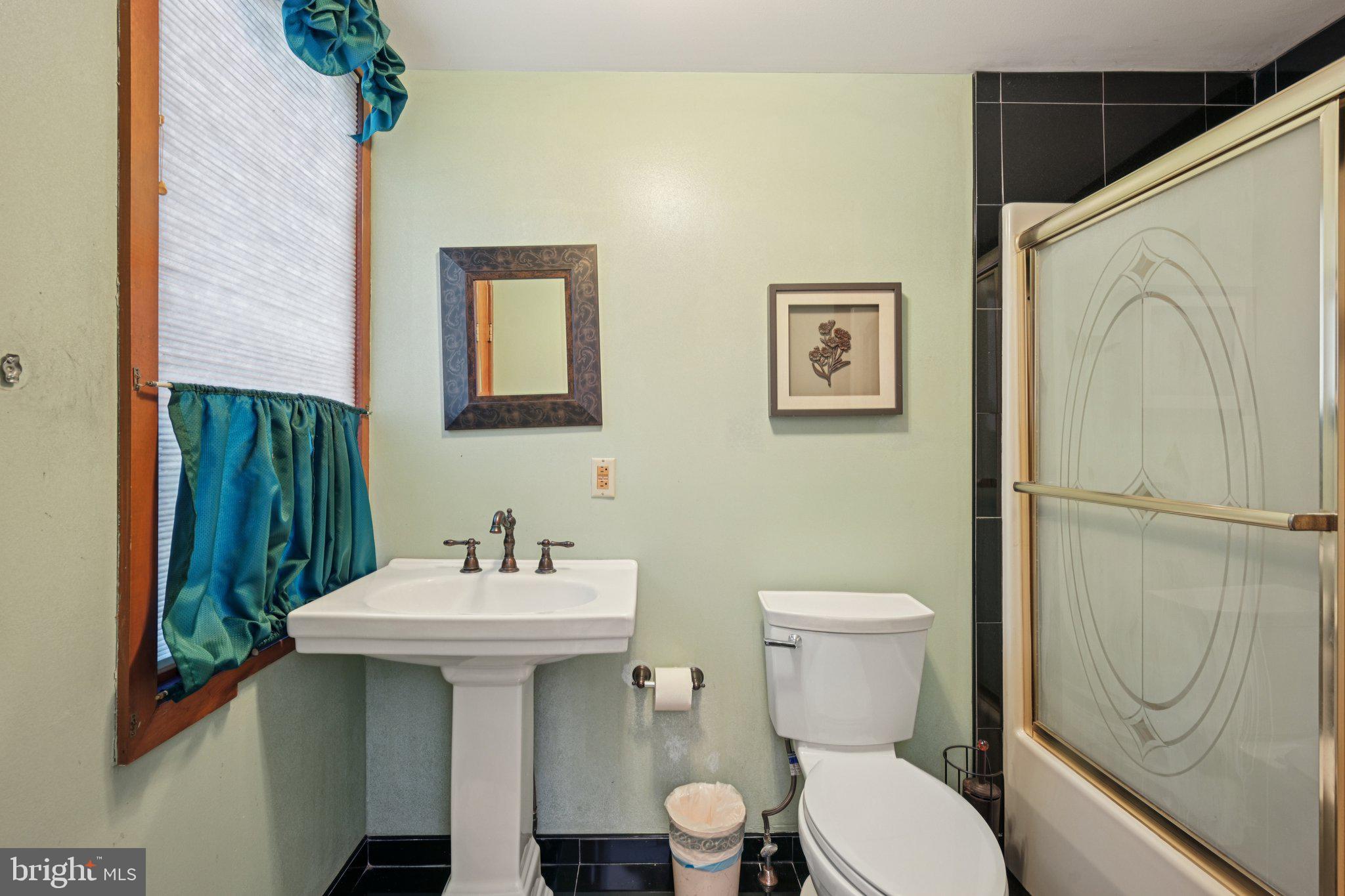 12 N COUNTRY LAKES DRIVE