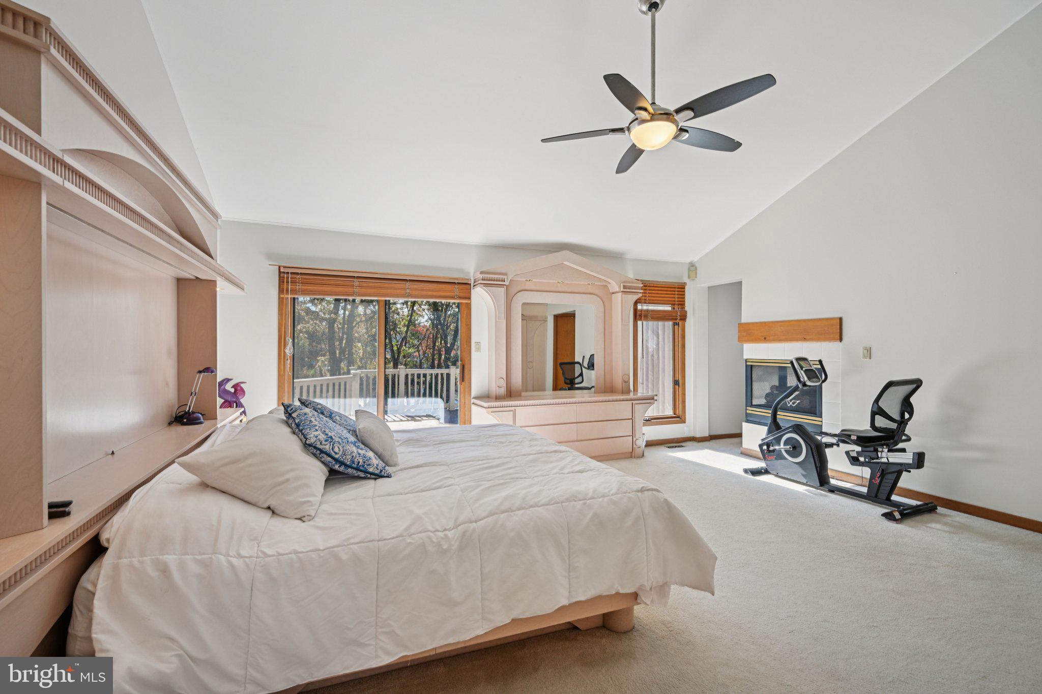 12 N COUNTRY LAKES DRIVE