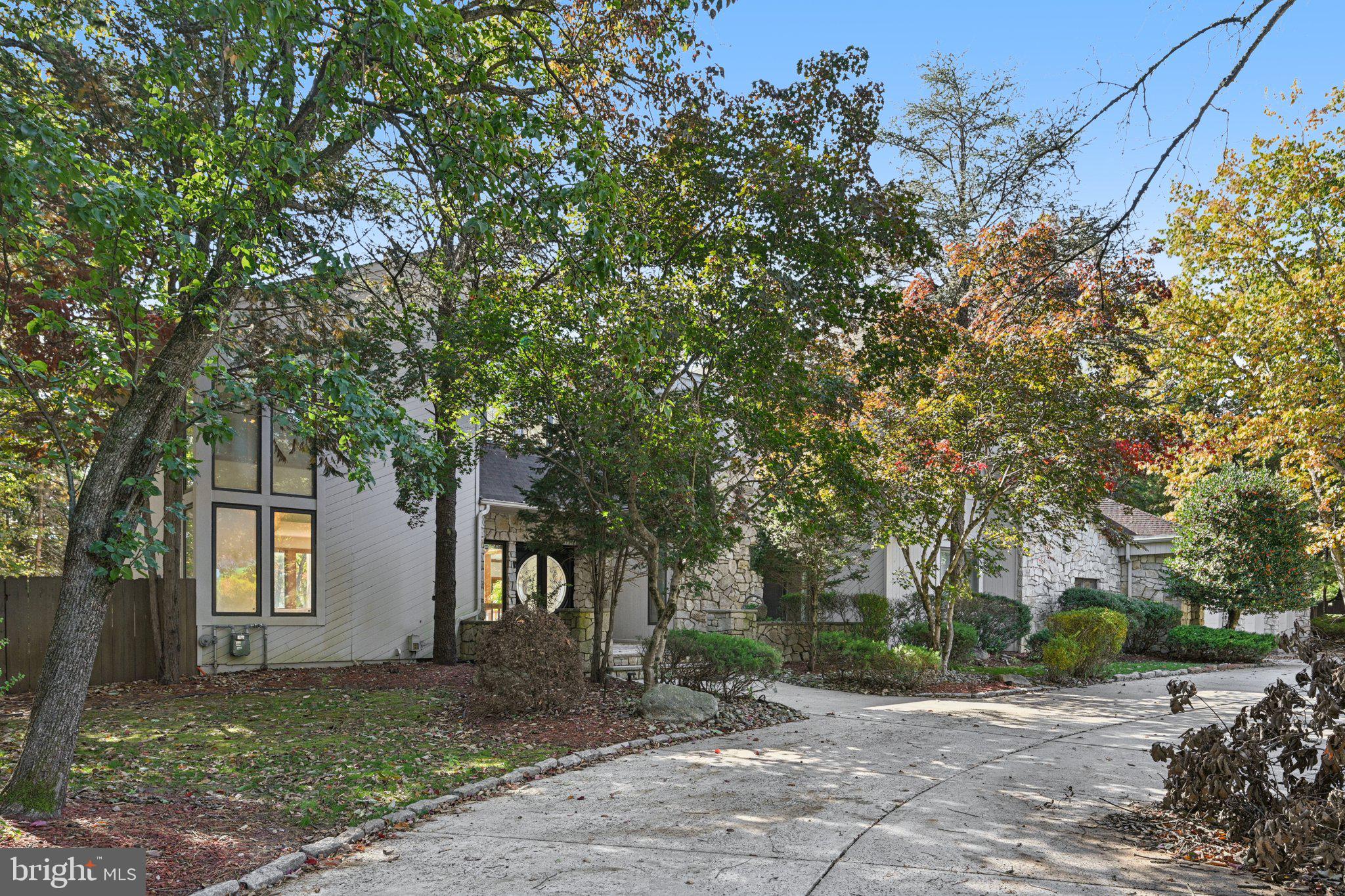 12 N COUNTRY LAKES DRIVE