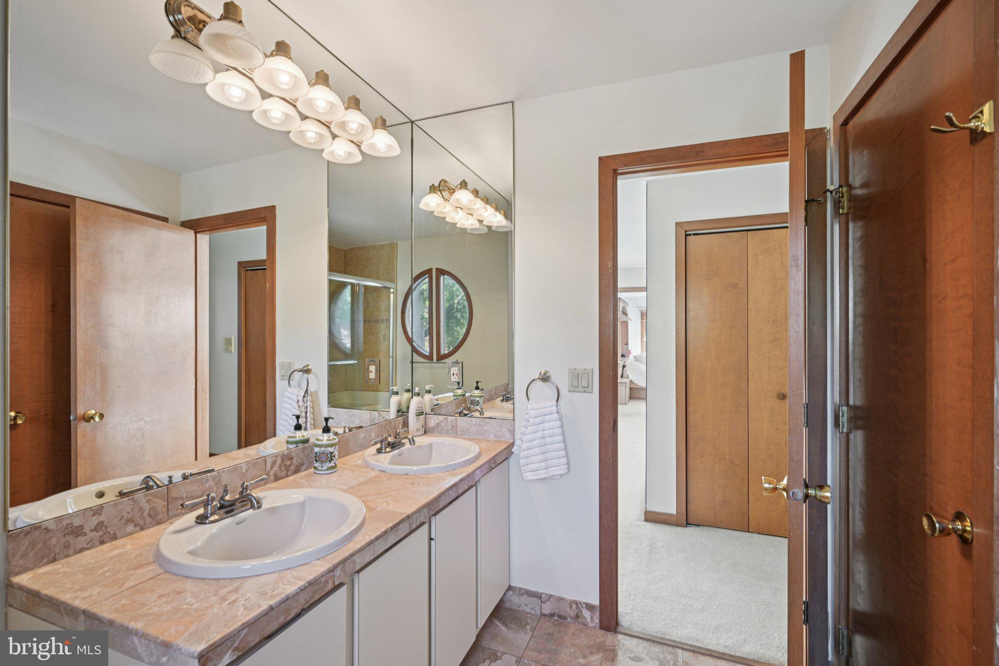 12 N COUNTRY LAKES DRIVE