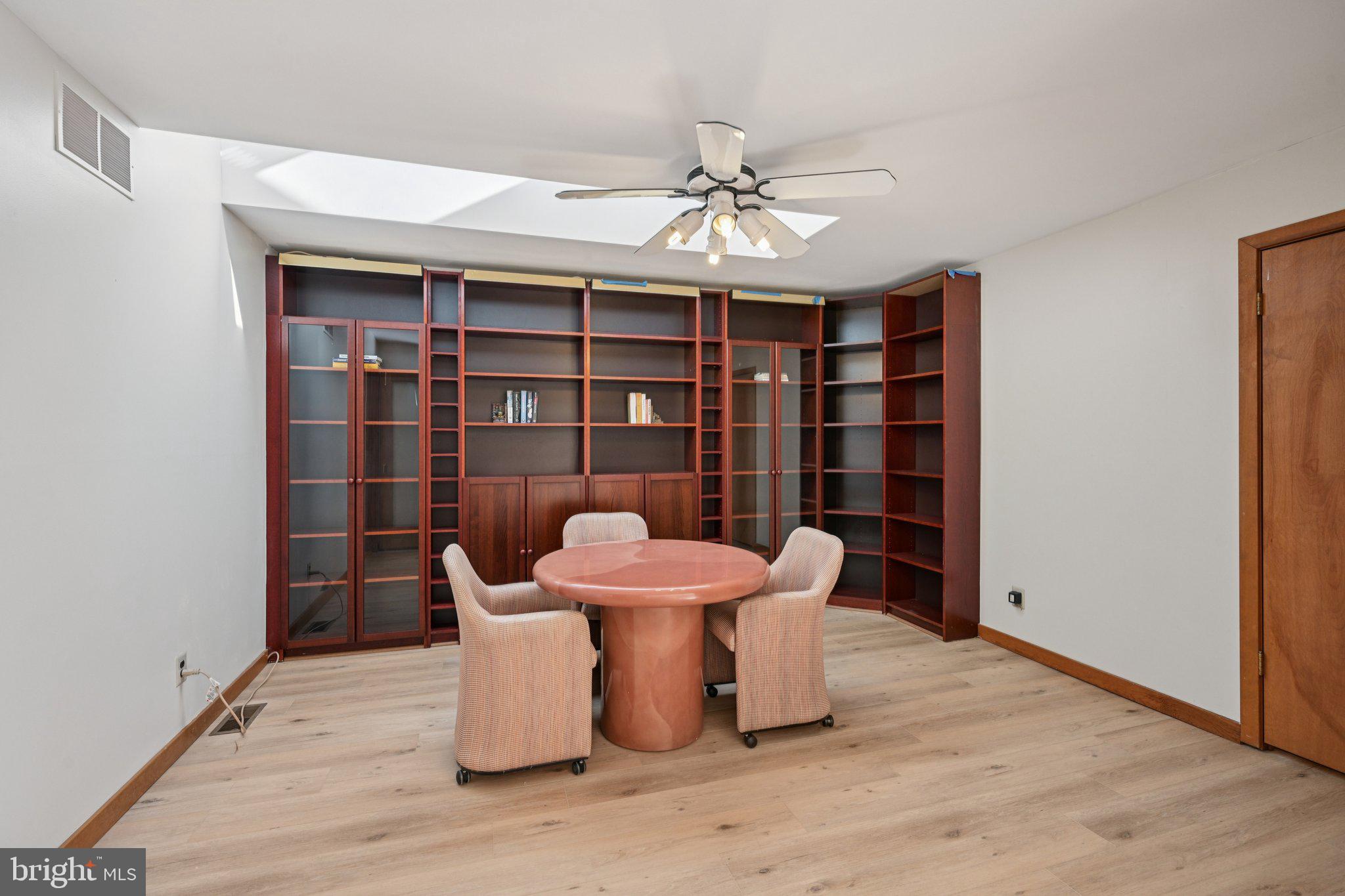 12 N COUNTRY LAKES DRIVE