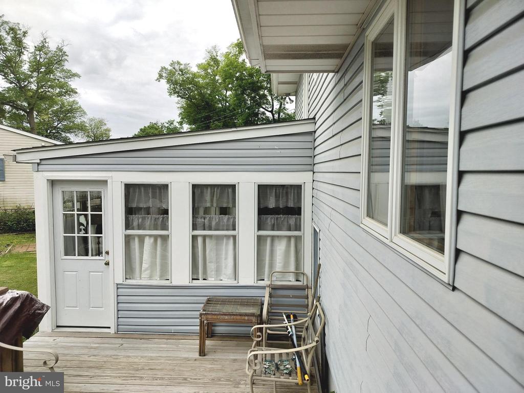 120 E CENTER AVENUE